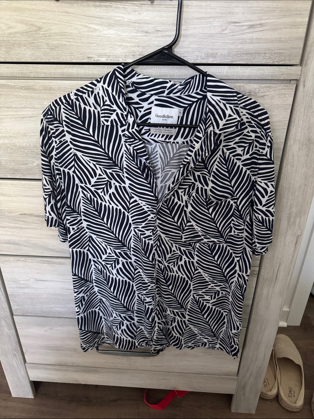 Goodfellow & Co Black and White Leaf-Print Camp Shirt